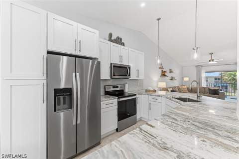 887 Gulf Pavilion Dr 203, Naples FL - photo 7 of 31