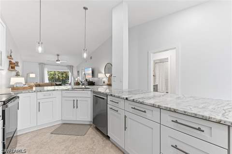 887 Gulf Pavilion Dr 203, Naples FL - photo 9 of 31