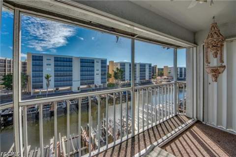 4541 Bay Beach Ln 341, Fort Myers Beach FL - photo 10 of 35