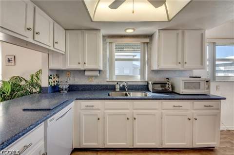 4541 Bay Beach Ln 341, Fort Myers Beach FL - photo 14 of 35