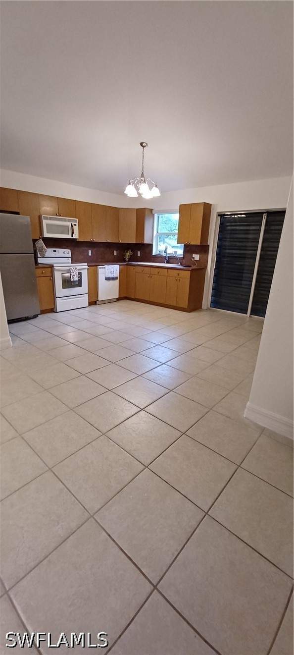 3 bedroom SingleFamilyResidence at 2330 Della Dr, Naples Farm Sites, Naples — photo 2