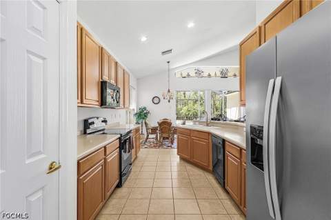 9044 Shadow Glen Way, Fort Myers FL - photo 14 of 47