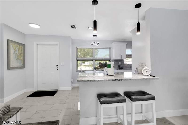 3 bedroom SingleFamilyResidence at 1510 SE 33rd St, Cape Coral, Cape Coral — photo 3