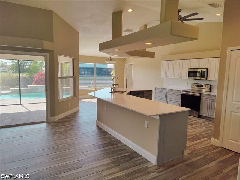 3 bedroom SingleFamilyResidence at 3314 SW 11th Pl, Cape Coral, Cape Coral — photo 3