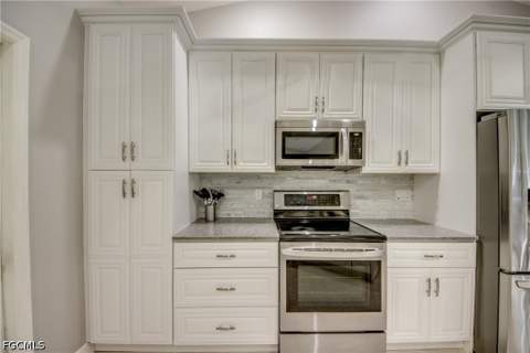 2301 SW 28th Ln, Cape Coral FL - photo 10 of 45