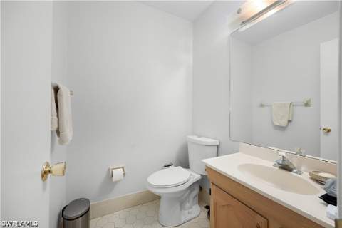 1513 Edgewater Cir, Fort Myers FL - photo 15 of 29
