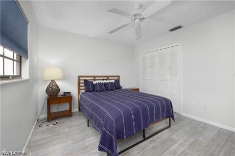 1513 Edgewater Cir, Fort Myers FL - photo 9 of 29