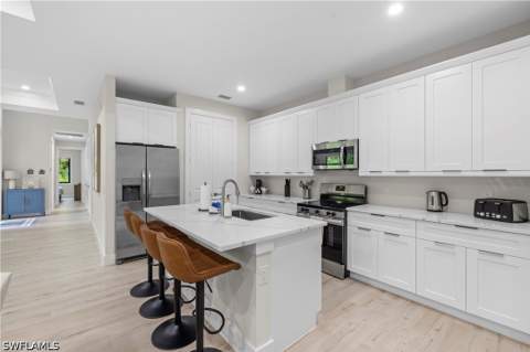 3012 Pine Tree Dr, Naples FL - photo 14 of 43