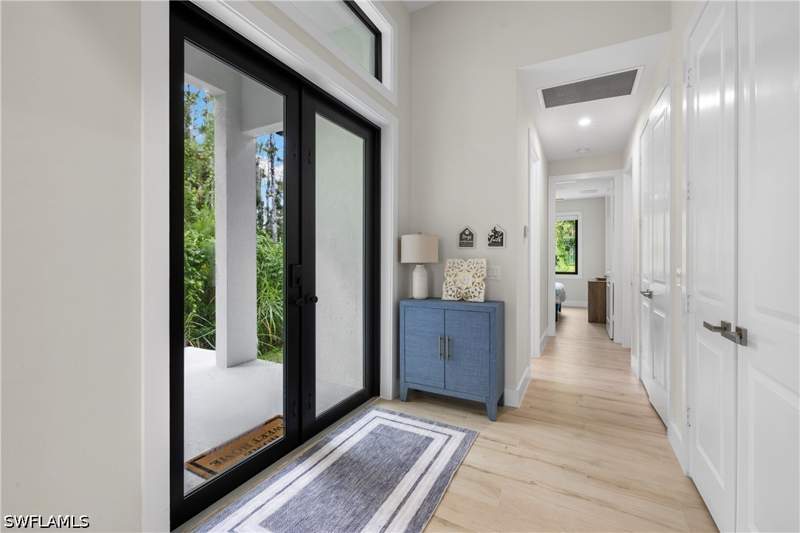 4 bedroom SingleFamilyResidence at 3012 Pine Tree Dr, Hallendale, Naples — photo 4