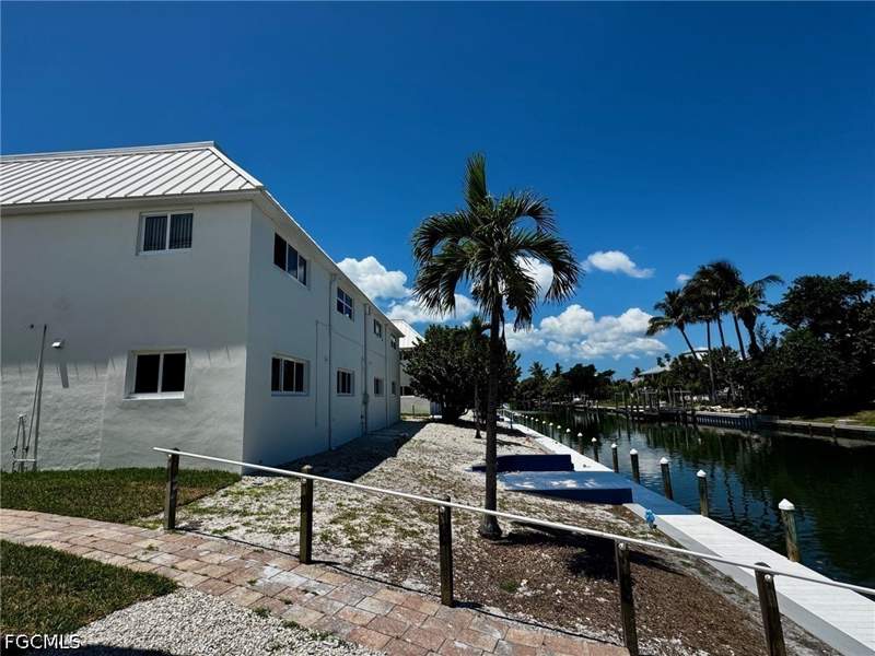 1 bedroom Condominium at 805 E Gulf Dr B4, Sanibel Arms, Sanibel — photo 4