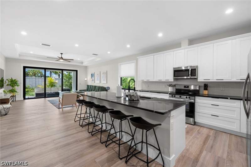 3 bedroom SingleFamilyResidence at 3032 Woodside Ave, Hallendale, Naples — photo 3