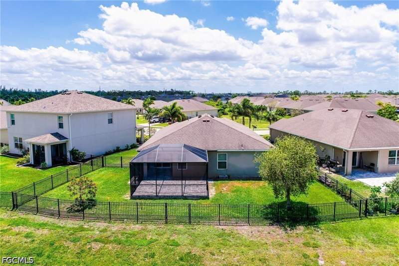 3 bedroom SingleFamilyResidence at 2707 Tarragona Ct, Entrada, Cape Coral — photo 4