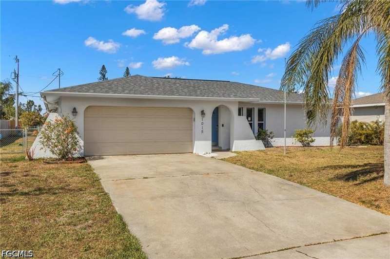 3 bedroom SingleFamilyResidence at 1015 SE 25th Ln, Cape Coral, Cape Coral — photo 1