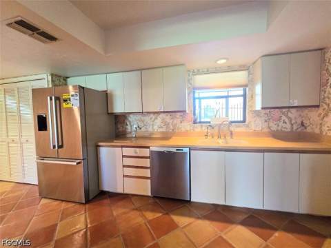 13406 Tall Grass Ct, Fort Myers FL - photo 8 of 45