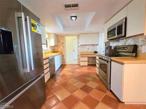 13406 Tall Grass Ct, Fort Myers FL - photo 9 of 45