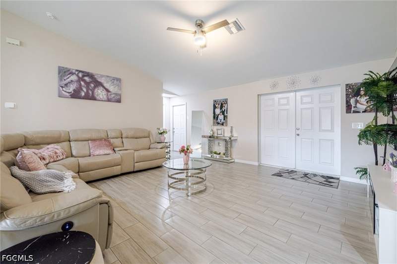 3 bedroom SingleFamilyResidence at 4315 7th St W, Lehigh Acres, Lehigh Acres — photo 4