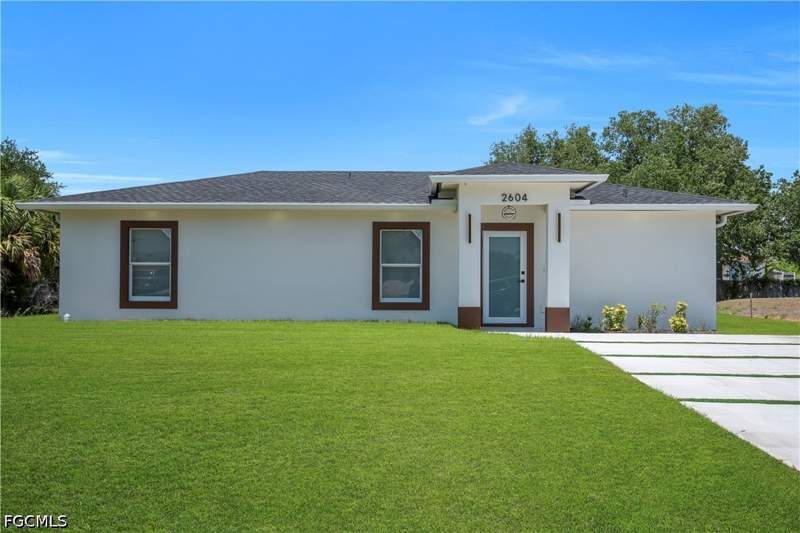 3 bedroom SingleFamilyResidence at 2604 51st St SW, Lehigh Acres, Lehigh Acres — photo 2