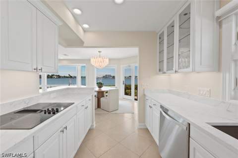 1301 Chesapeake Ave 1B, Naples FL - photo 10 of 41