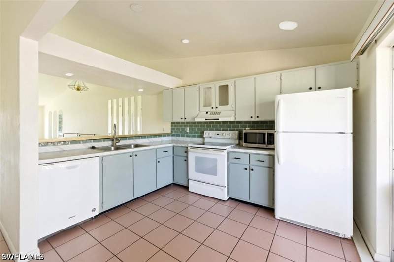 2 bedroom Condominium at 3420 Frosty Way 4910, Winterpark, Naples — photo 3