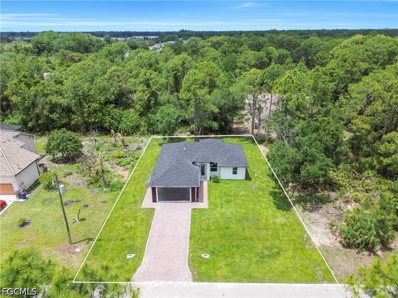 3 bedroom SingleFamilyResidence at 2005 Robert Ave, Alva, Alva — photo 3