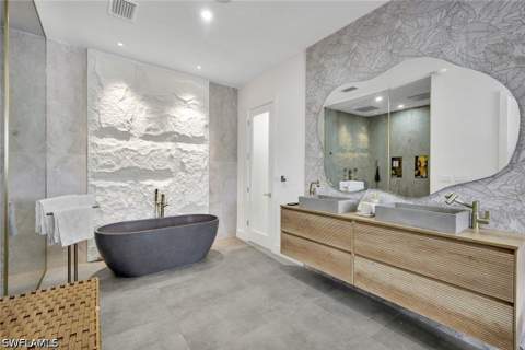 121 20th Ave NE, Naples FL - photo 18 of 45