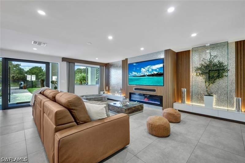 5 bedroom SingleFamilyResidence at 121 20th Ave NE, Golden Gate Estates, Naples — photo 4