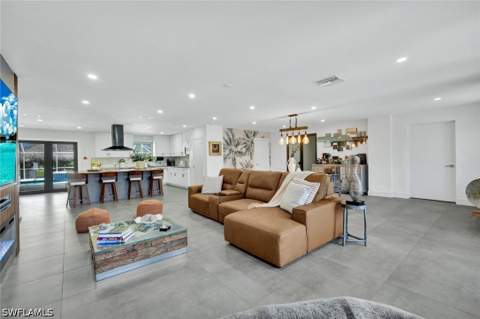 121 20th Ave NE, Naples FL - photo 6 of 45
