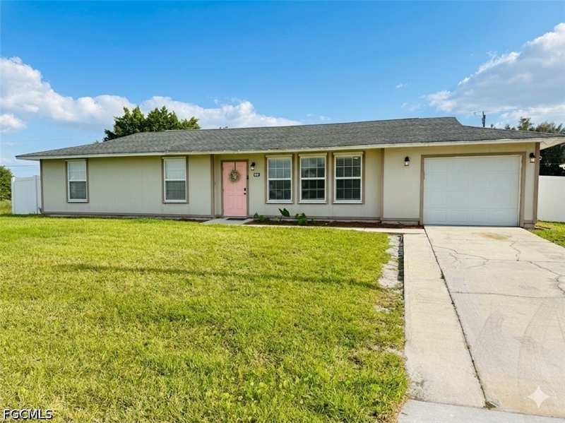 3 bedroom SingleFamilyResidence at 900 NE 18th Ter, Cape Coral, Cape Coral — photo 1