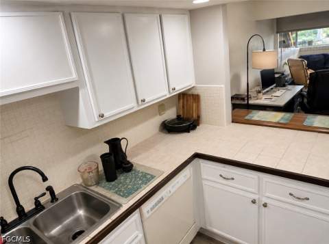 102 E Greens Blvd, Lehigh Acres FL - photo 7 of 33
