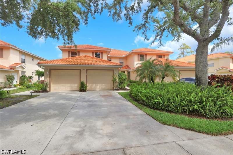 3 bedroom Condominium at 320 Robin Hood Cir 101, Sherwood, Naples — photo 2