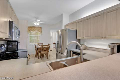 320 Robin Hood Cir 101, Naples FL - photo 8 of 36