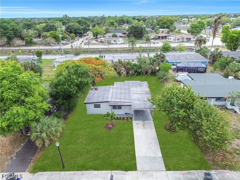 3 bedroom SingleFamilyResidence at 1527 Gardenia Ave, Brookhill, Fort Myers — photo 2