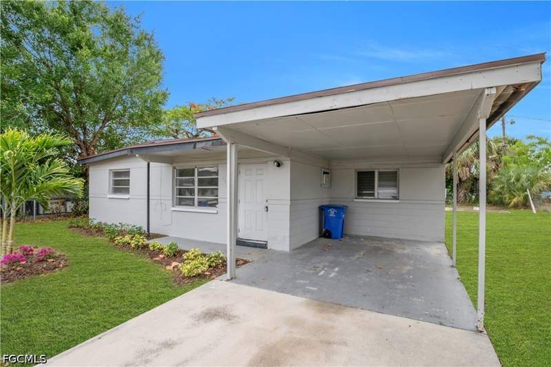 3 bedroom SingleFamilyResidence at 1527 Gardenia Ave, Brookhill, Fort Myers — photo 5