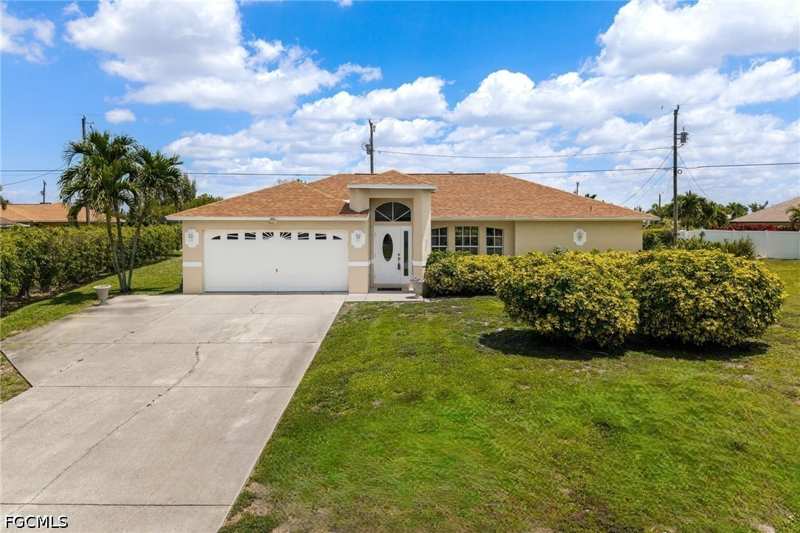 3 bedroom SingleFamilyResidence at 1127 SW 29th St, Cape Coral, Cape Coral — photo 1