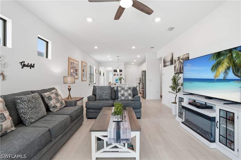 3 bedroom SingleFamilyResidence at 1879 Sierra Ct, Terreno At Valencia, Naples — photo 5