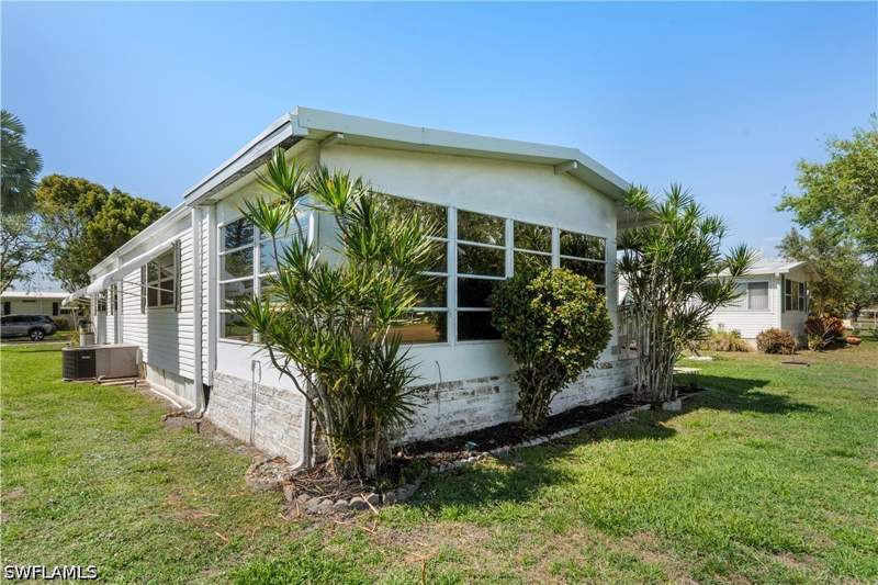 2 bedroom ManufacturedHome at 58 Le Mans Dr, Riviera Colony Golf Estates, Naples — photo 5