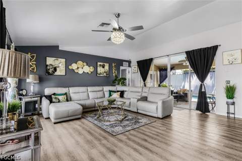 2216 NE 7th Pl, Cape Coral FL - photo 10 of 22