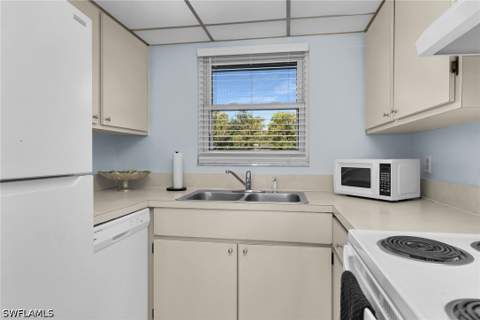 1000 Manatee Rd A105, Naples FL - photo 11 of 37