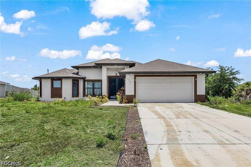 4 bedroom SingleFamilyResidence at 3700 14th St SW, Lehigh Acres, Lehigh Acres — photo 4