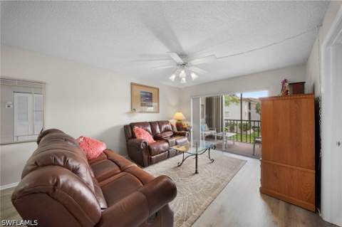 2111 Barkeley Ln 10, Fort Myers FL - photo 8 of 14