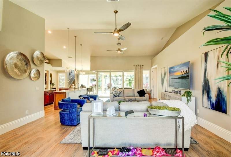 5 bedroom SingleFamilyResidence at 5711 Yardarm Ct, Harbour Preserve, Cape Coral — photo 3