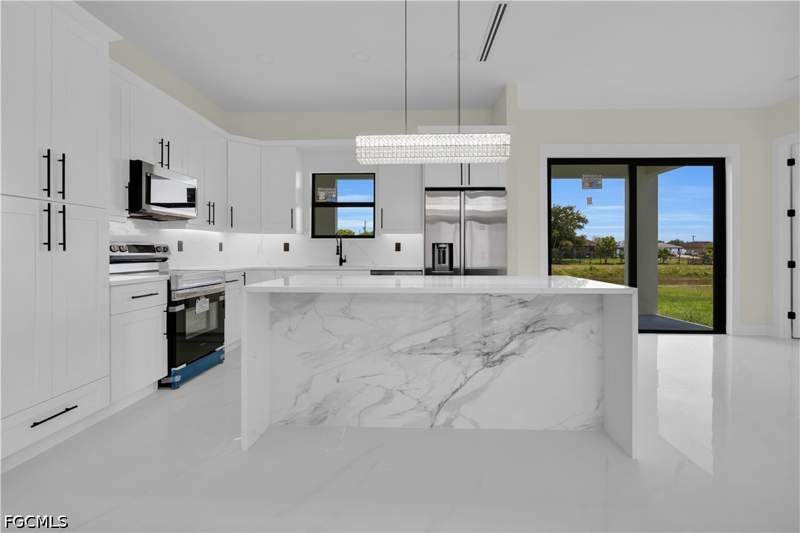 4 bedroom SingleFamilyResidence at 537 Paloma Ave, Lehigh Acres, Lehigh Acres — photo 2