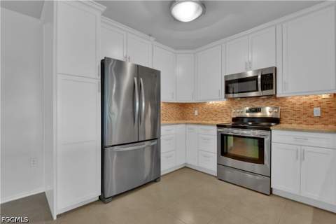 201 Arbor Lake Dr 404, Naples FL - photo 7 of 36