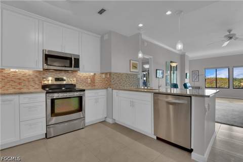 201 Arbor Lake Dr 404, Naples FL - photo 8 of 36