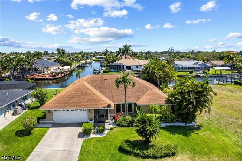 3 bedroom SingleFamilyResidence at 1906 Everest Pkwy, Cape Coral, Cape Coral — photo 2