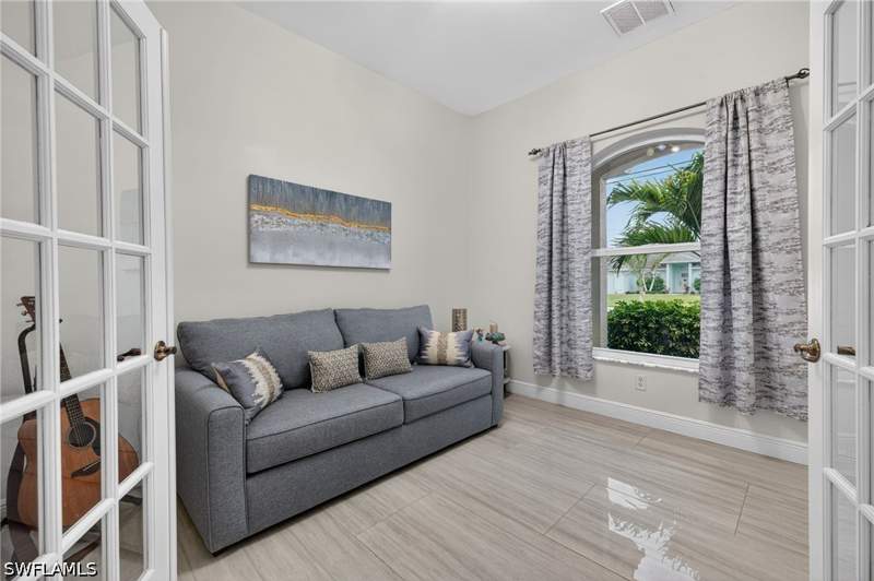 3 bedroom SingleFamilyResidence at 133 SE 29th TER, CAPE CORAL, Cape Coral — photo 5