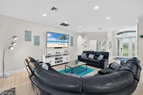 133 SE 29th TER, Cape Coral FL - photo 6 of 33