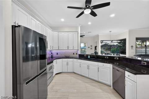 133 SE 29th TER, Cape Coral FL - photo 9 of 33