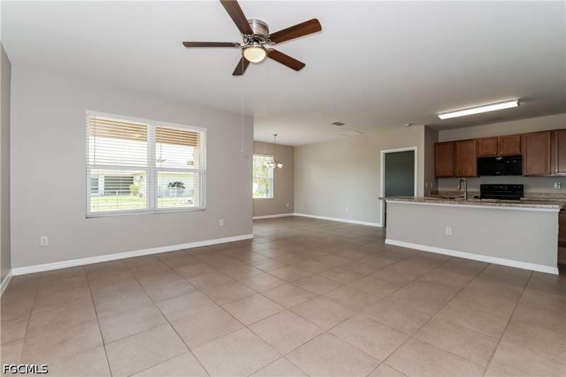 3 bedroom SingleFamilyResidence at 630 SW 23rd St, Cape Coral, Cape Coral — photo 3