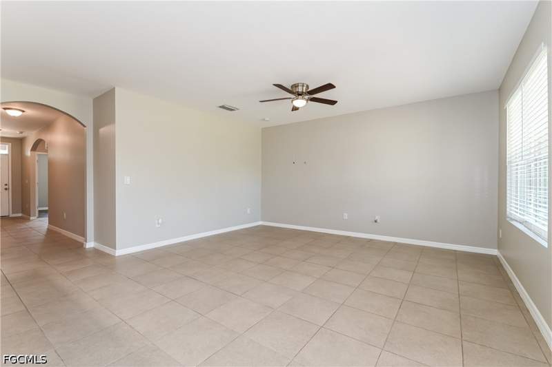 3 bedroom SingleFamilyResidence at 630 SW 23rd St, Cape Coral, Cape Coral — photo 4
